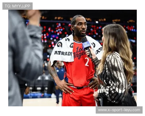 伦纳德中路爆扣得手，快船将胜利带回城中